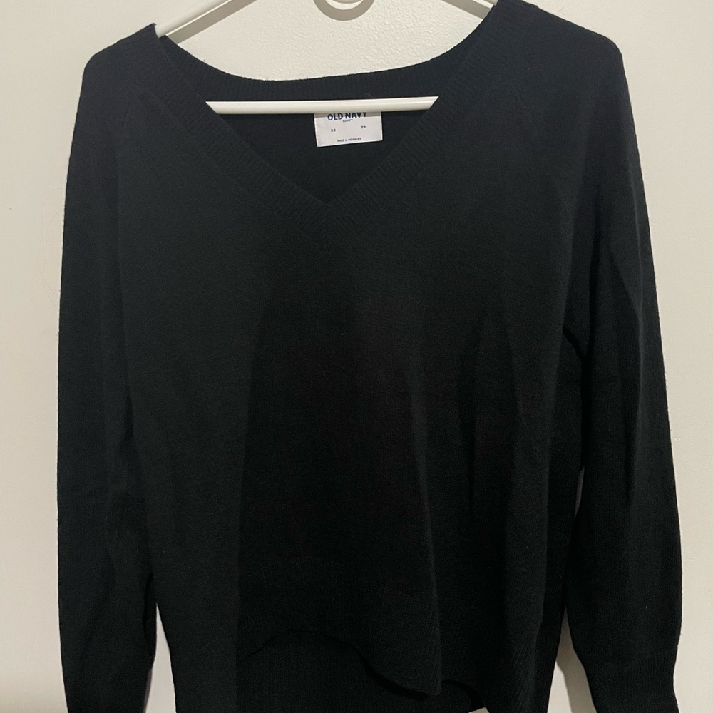 Old Navy Black V-Neck Lightweight Knit Sweater